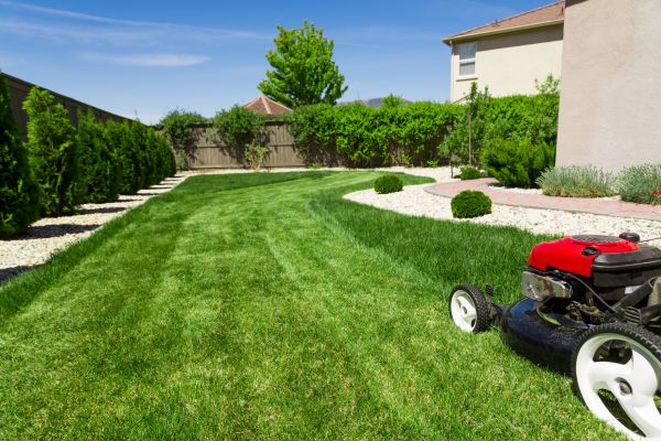 Residential Lawn Mowing in Shreveport